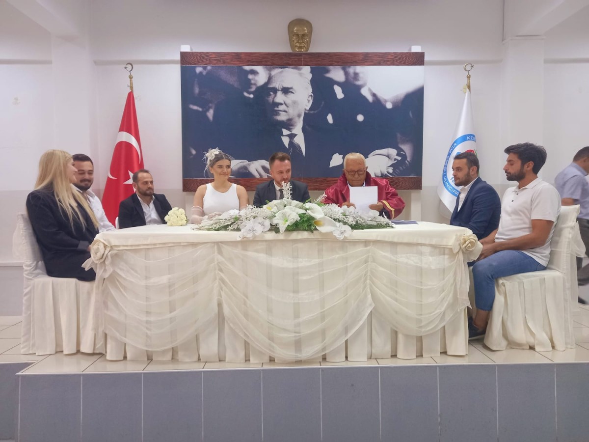 SIRA DÜĞÜNDE...