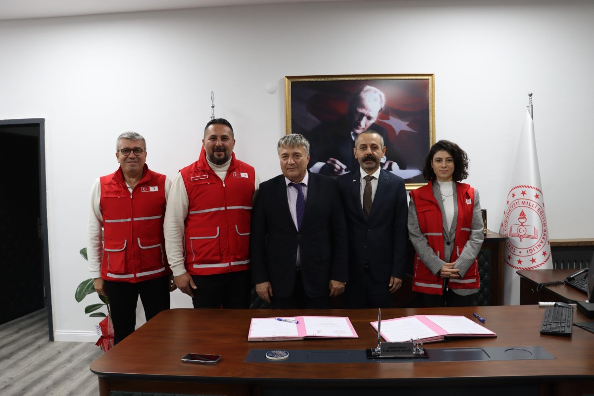 Zonguldak Milli Eğitim ile Kızılay iş birliği protokolü imzaladı 