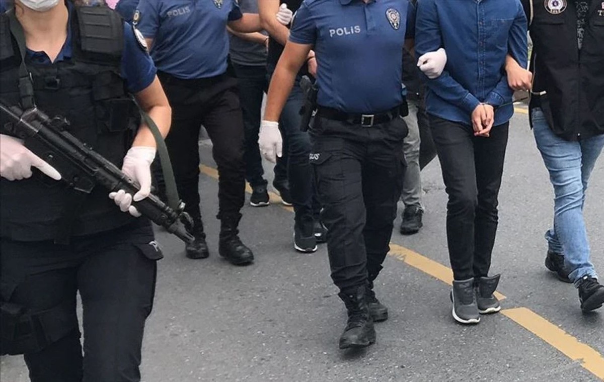 Türkiye genelinde 169 göçmen kaçakçısı yakalandı