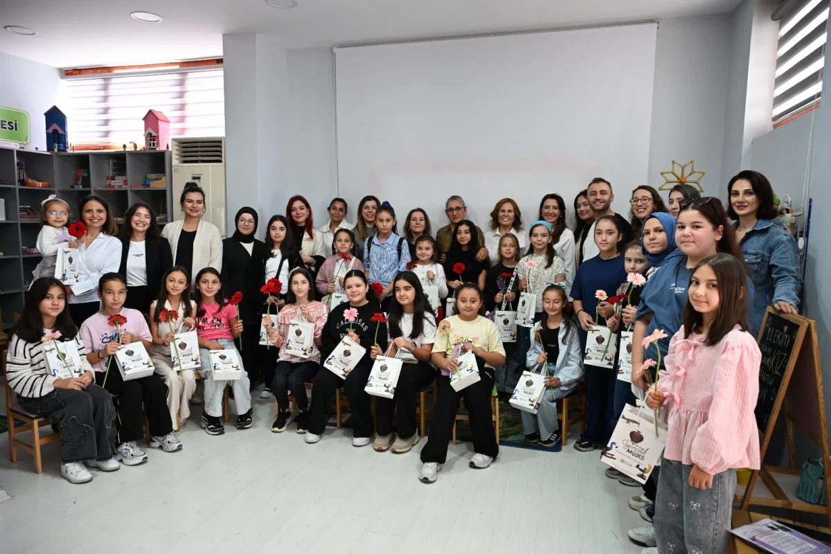 KIZ ÇOCUKLARI İLHAM VEREN KADINLARLA BULUŞTU