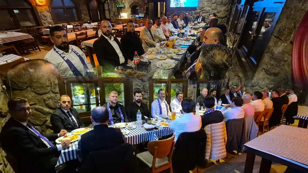 EREĞLİ 1980 SPOR YÖNETİMİ TAŞ KAFE’DE BİR ARAYA GELDİ