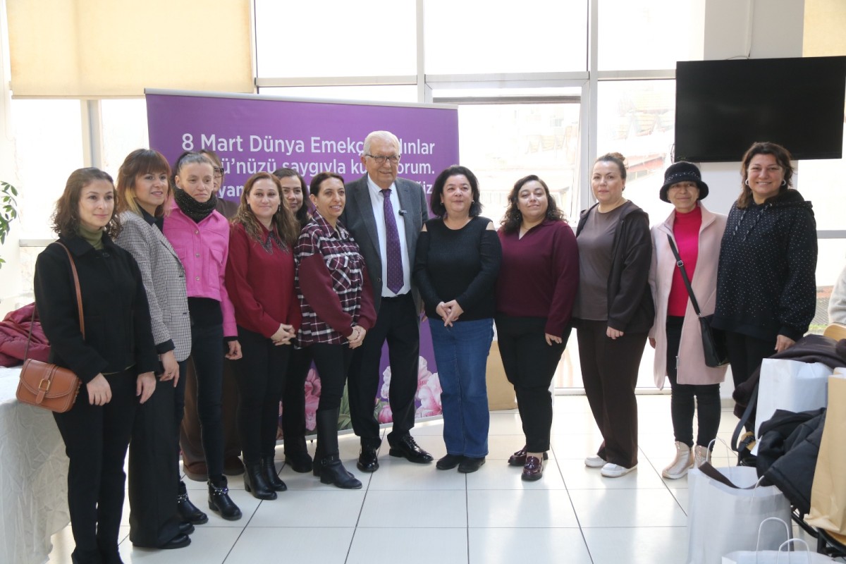 KDZ.EREĞLİ'DE KADIN PERSONELLERE VE KADIN GAZETECİLERE 8 MART SÜRPRİZİ