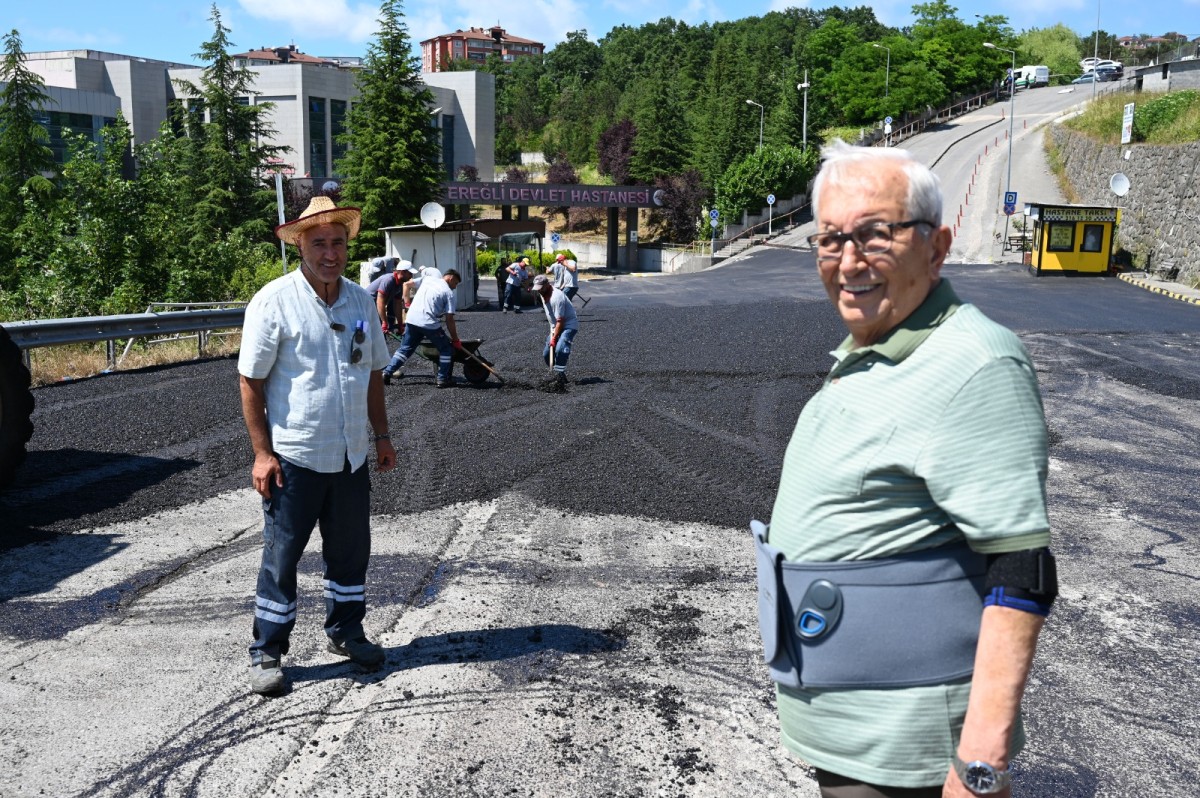 BAŞKAN POSBIYIK, HASTANE YOLUNDA ASFALT MESAİSİNİ YERİNDE DENETLEDİ