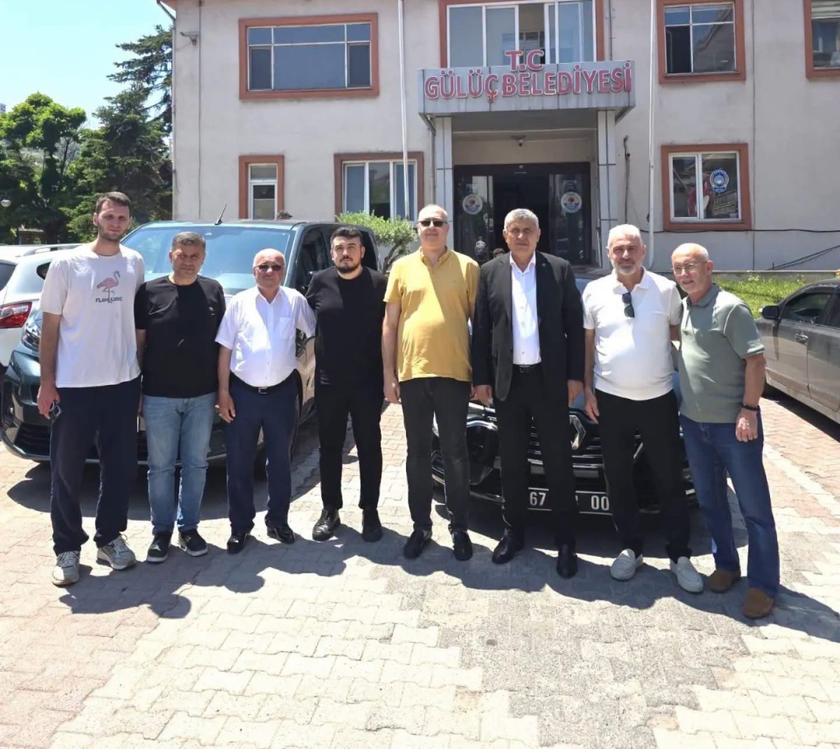 GÜLÜÇ BELEDİYESİ'NDEN VATANDAŞLARA AŞURE İKRAMI