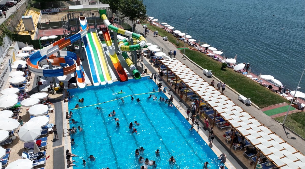 SEVGİ VE BARIŞ PLAJI YERLİ TURİSTLERİN AKININA UĞRUYOR